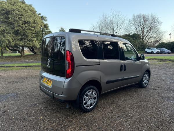 Fiat Doblo 1.6 MultiJetII Active Combi Van Double Cab 6dr Diesel Manual L1 H1 Euro 6 (105 bhp)
