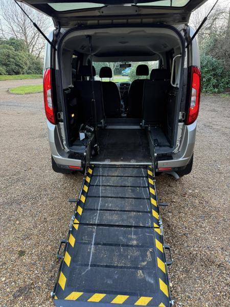 Fiat Doblo 1.6 MultiJetII Active Combi Van Double Cab 6dr Diesel Manual L1 H1 Euro 6 (105 bhp)