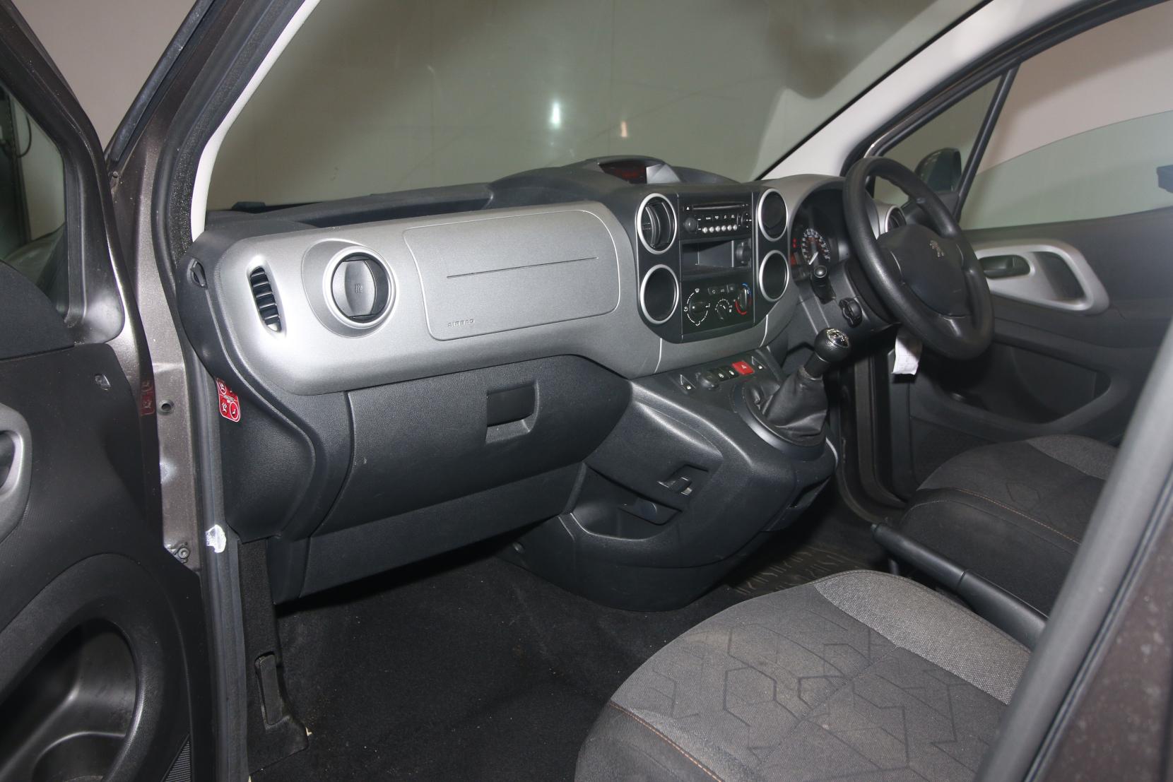 Peugeot Partner Tepee 1.6 BlueHDi Allure MPV 5dr Diesel Manual Euro 6 (s/s) (100 ps)