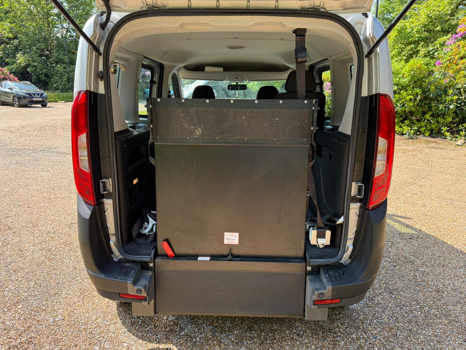 Fiat Doblo 1.4 16V Pop 5dr – Wheelchair Accessible Vehicle (WAV) 