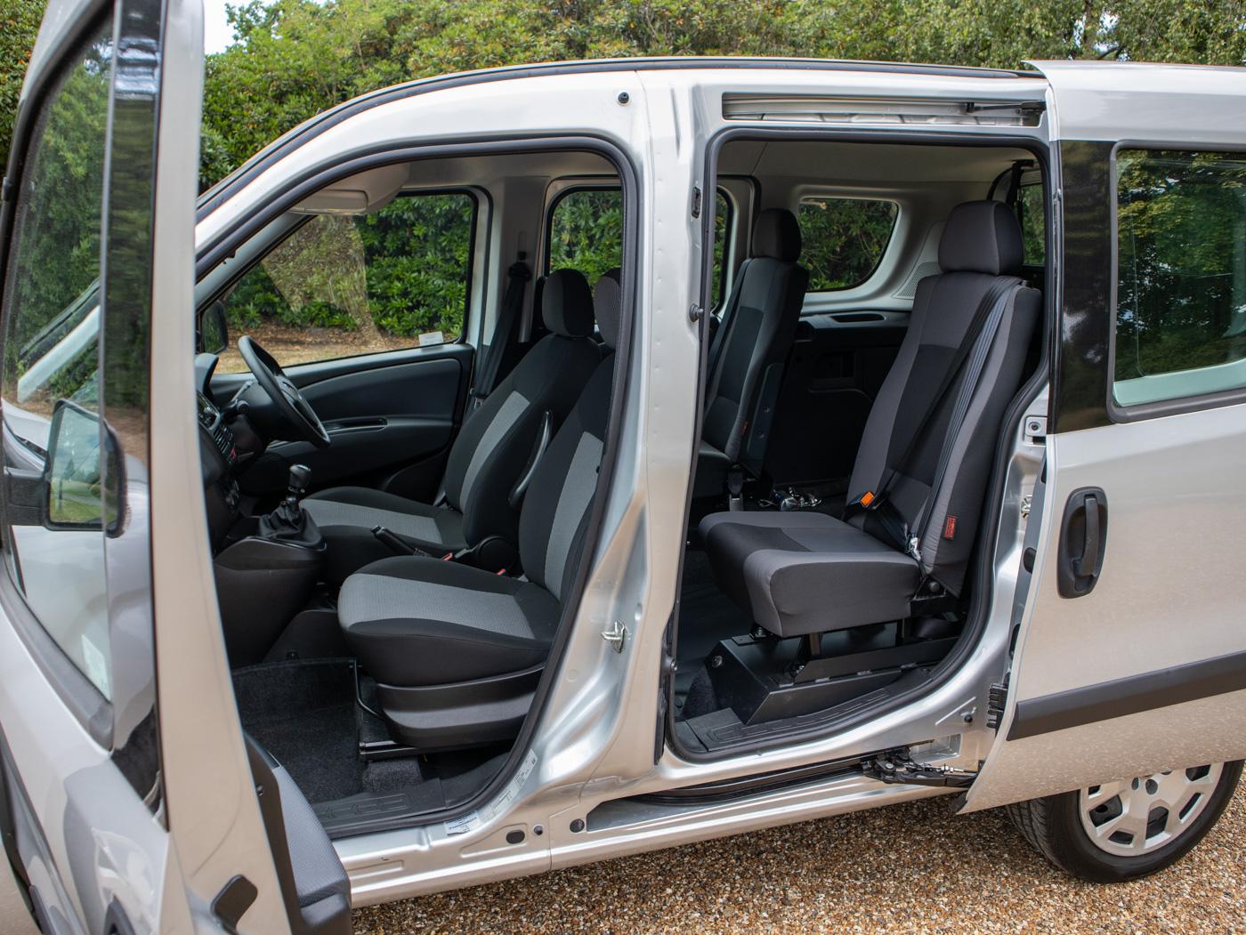 Fiat Doblo 1.3 MultiJetII SX Combi Van Double Cab 6dr Diesel Manual L1 H1 Euro 5 (90 bhp)