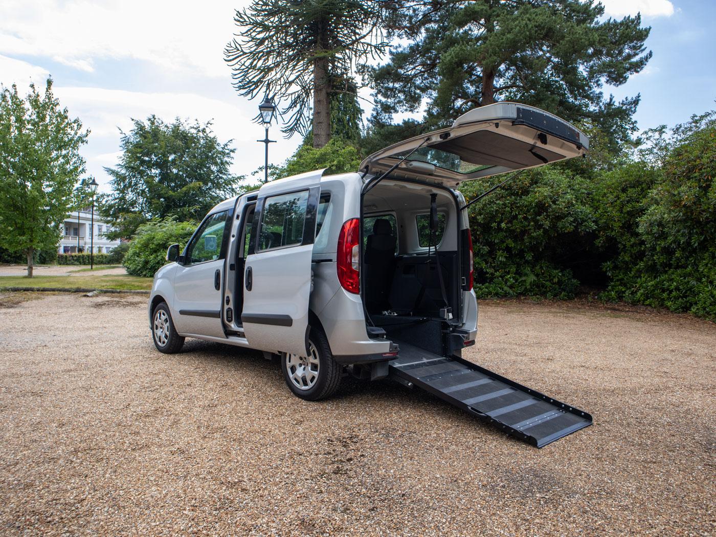 Fiat Doblo 1.3 MultiJetII SX Combi Van Double Cab 6dr Diesel Manual L1 H1 Euro 5 (90 bhp)