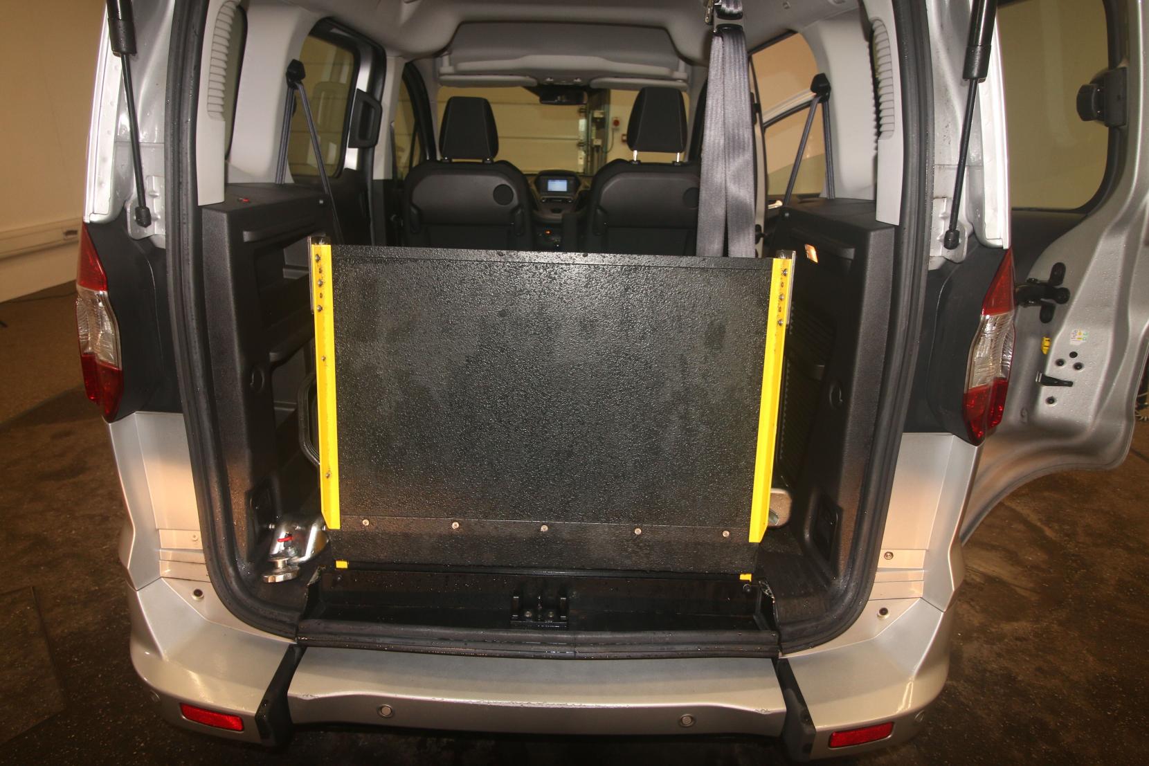 Ford Tourneo Courier 1.5 TDCi Zetec MPV 5dr Diesel Manual Euro 6 (100 ps)