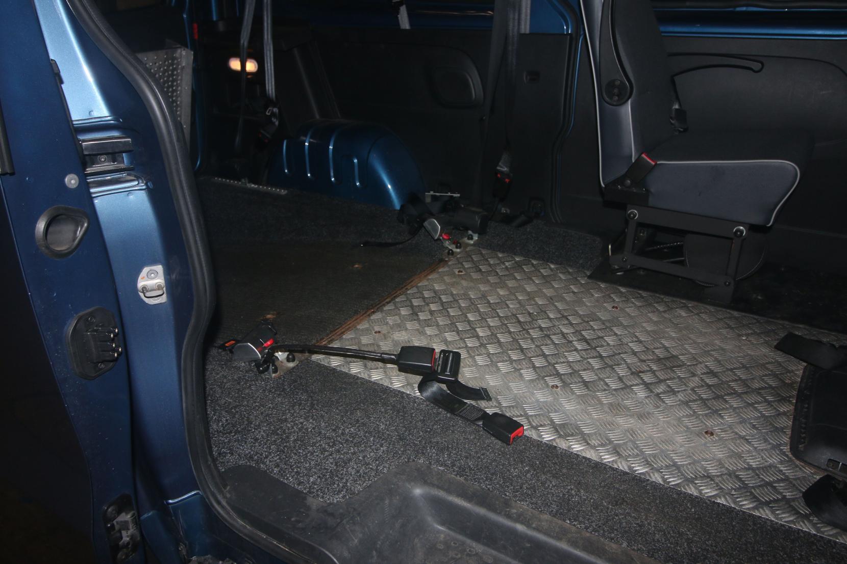 Vauxhall Vivaro 1.6 CDTi 2900 BiTurbo ecoFLEX Combi Van Double Cab 5dr Diesel Manual L2 H1 Euro 6 (s/s) (9 Seat) (95 ps)