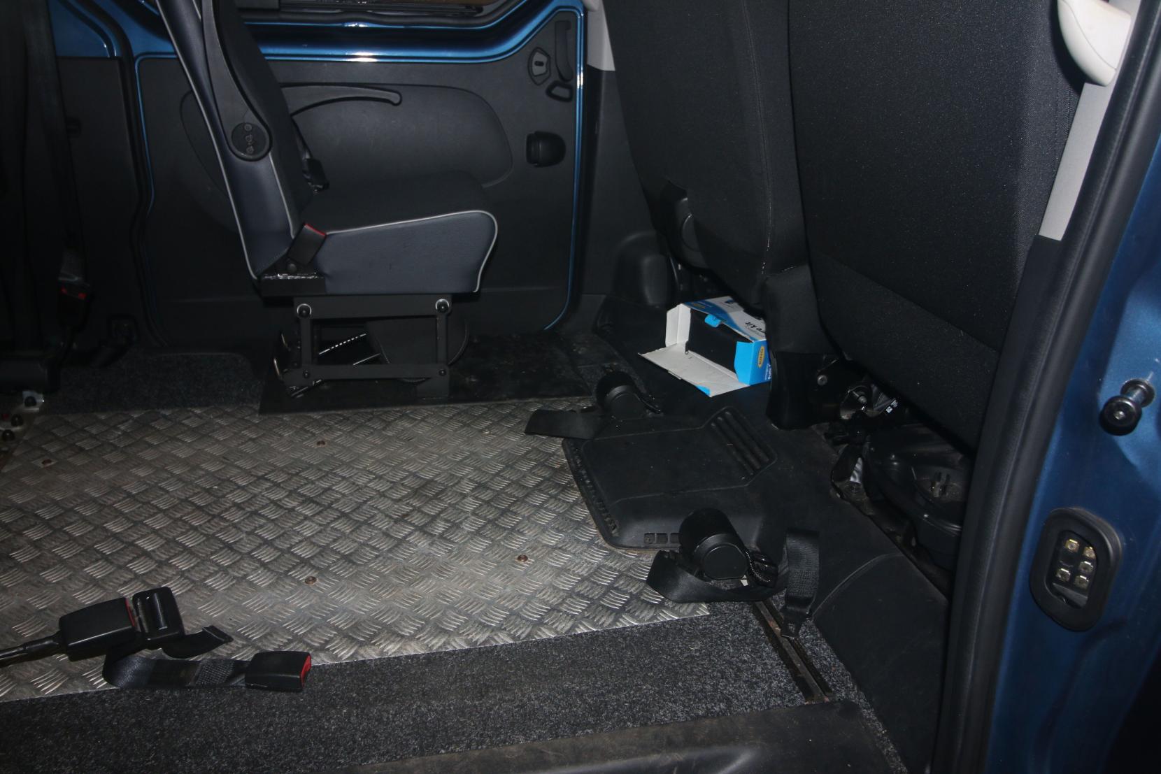 Vauxhall Vivaro 1.6 CDTi 2900 BiTurbo ecoFLEX Combi Van Double Cab 5dr Diesel Manual L2 H1 Euro 6 (s/s) (9 Seat) (95 ps)