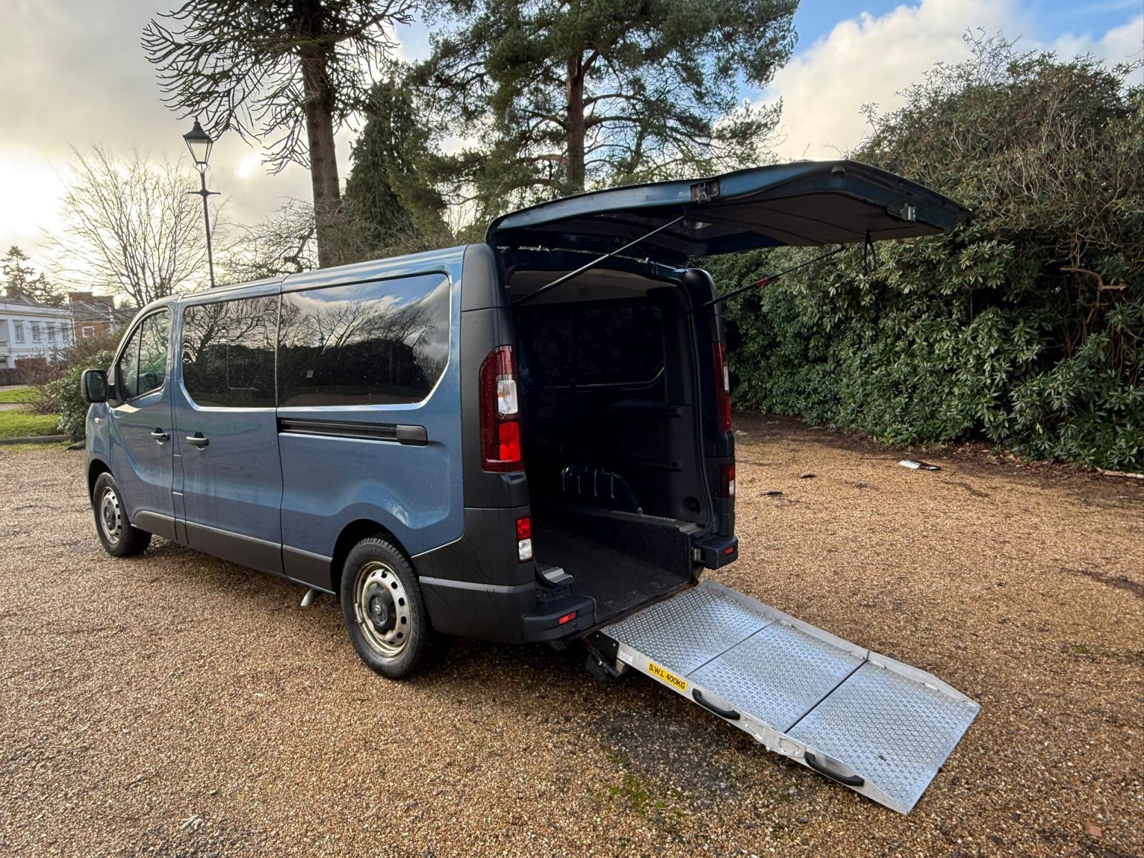 Vauxhall Vivaro 1.6 CDTi 2900 BiTurbo ecoFLEX Combi Van Double Cab 5dr Diesel Manual L2 H1 Euro 6 (s/s) (4 Seat) (95 ps)