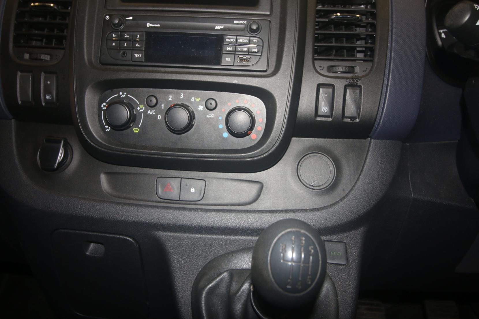 Vauxhall Vivaro 1.6 CDTi 2900 BiTurbo ecoFLEX Combi Van Double Cab 5dr Diesel Manual L2 H1 Euro 6 (s/s) (9 Seat) (95 ps)