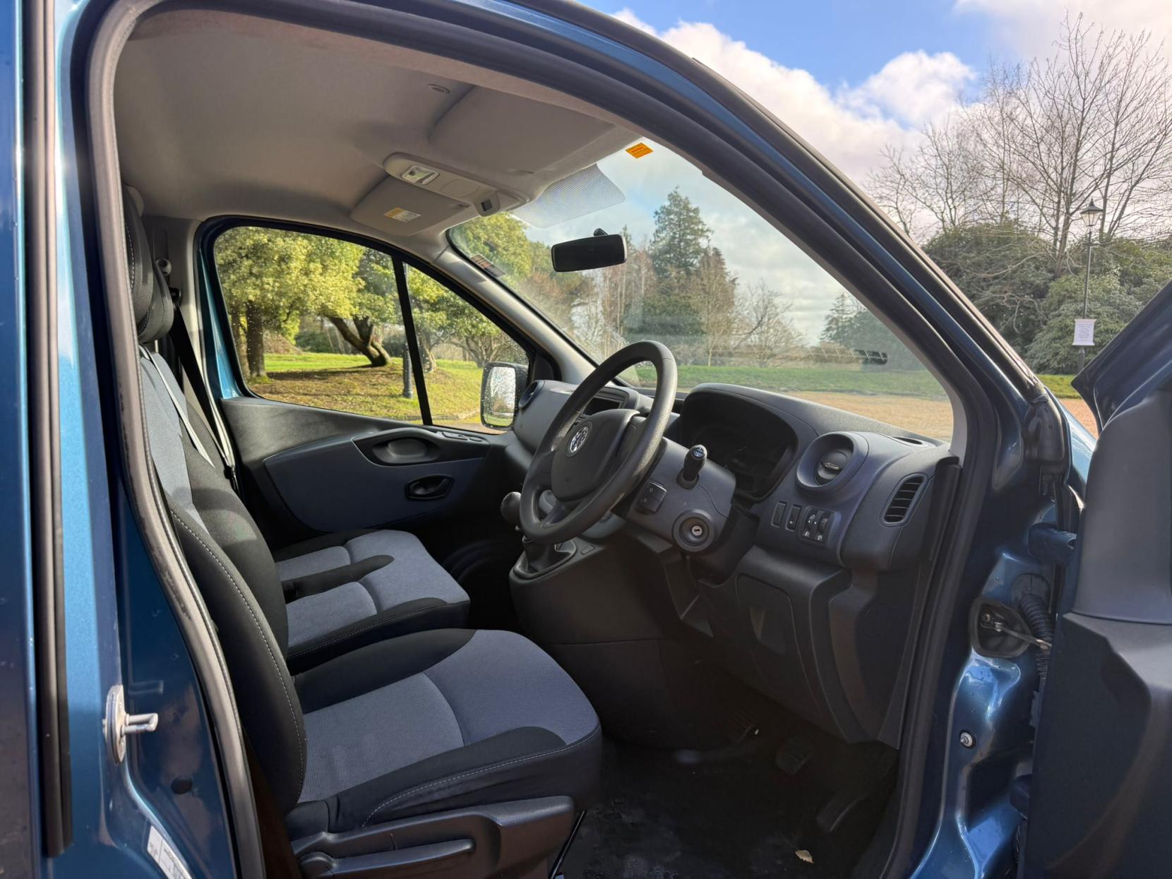Vauxhall Vivaro 1.6 CDTi 2900 BiTurbo ecoFLEX Combi Van Double Cab 5dr Diesel Manual L2 H1 Euro 6 (s/s) (4 Seat) (95 ps)