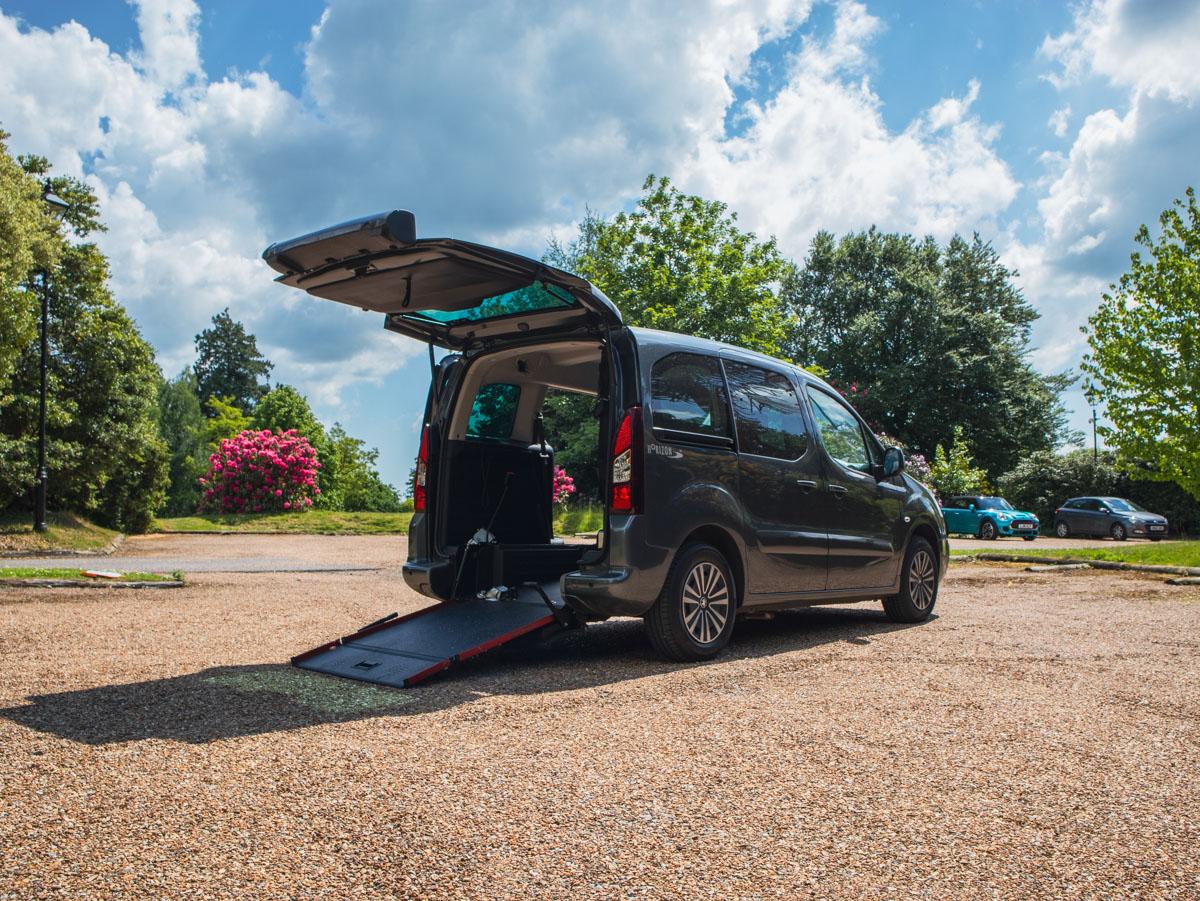 Peugeot Partner Tepee BlueHDi S/S Active – Wheelchair Accessible Vehicle (WAV)