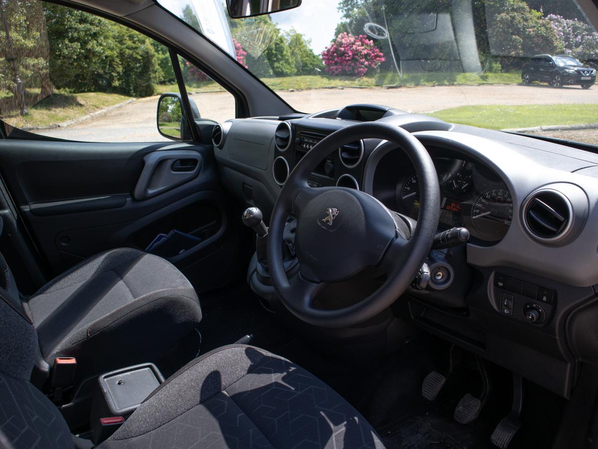 Peugeot Partner Tepee BlueHDi S/S Active – Wheelchair Accessible Vehicle (WAV)