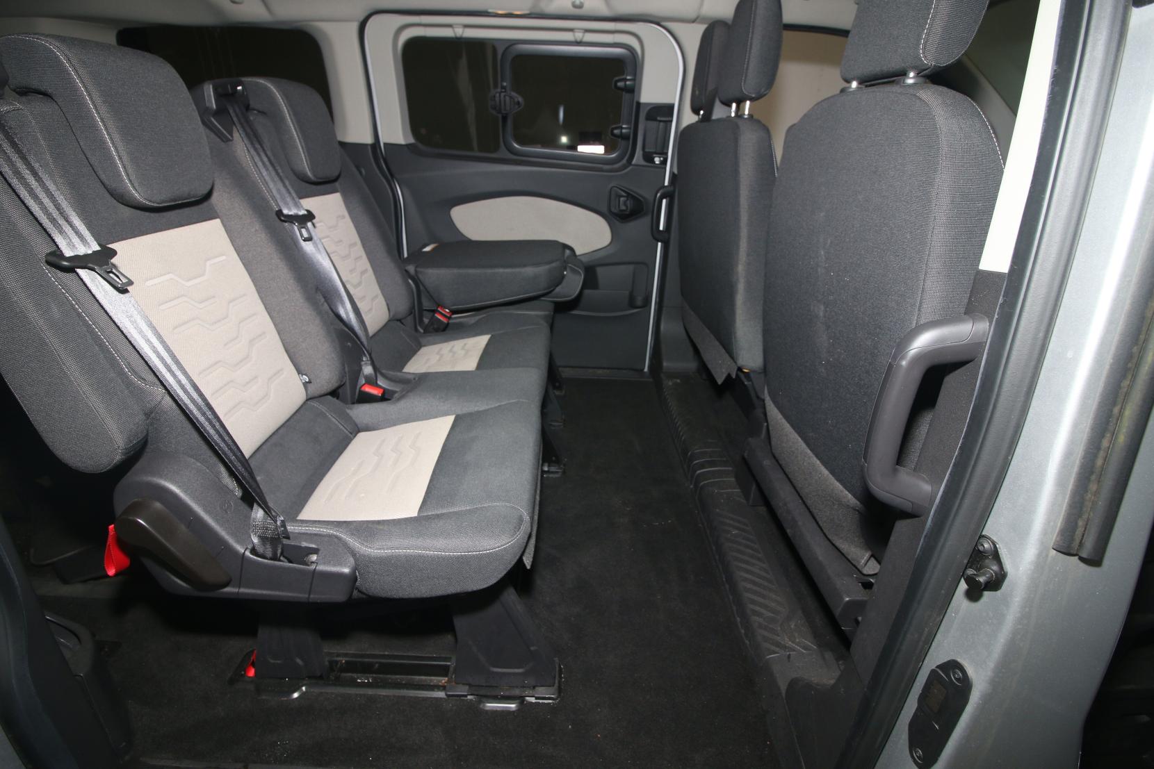Ford Tourneo Custom 2.0 310 EcoBlue Titanium Minibus Double Cab 5dr Diesel Manual L1 Euro 6 (s/s) (130 ps) WAV