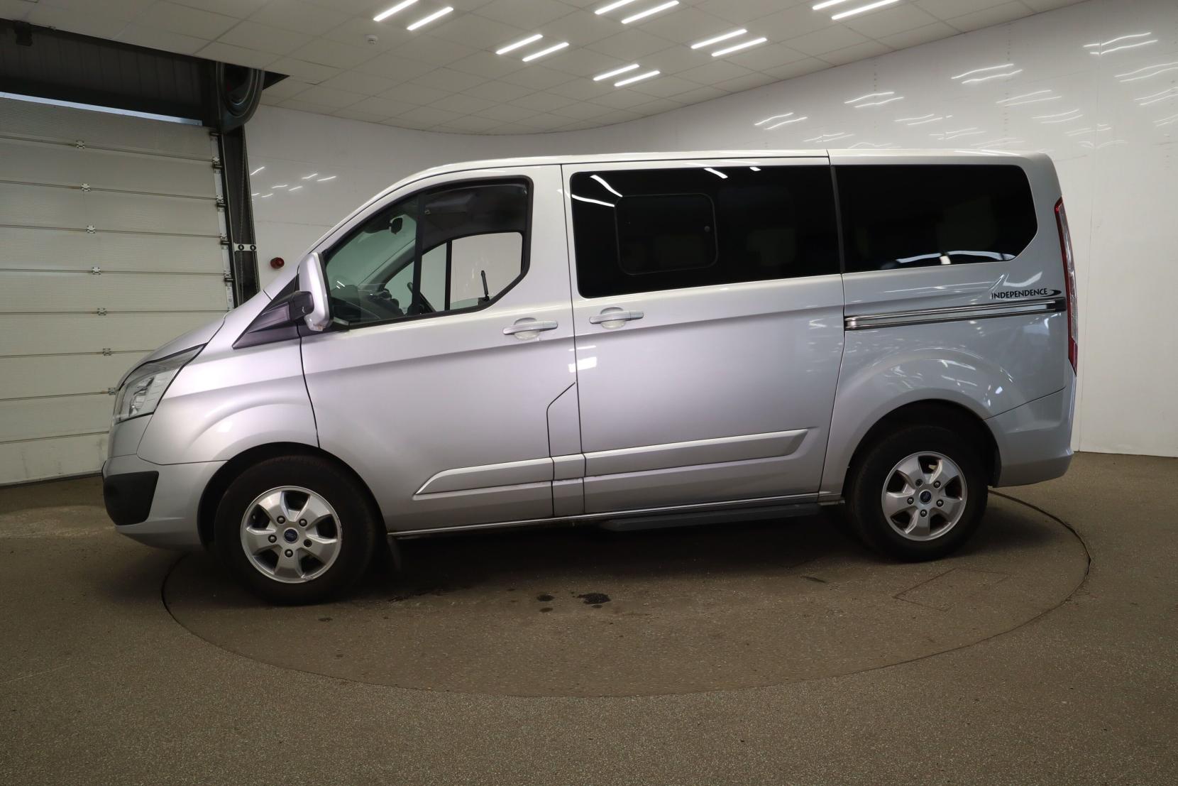 Ford Tourneo Custom 2.0 310 EcoBlue Titanium Minibus Double Cab 5dr Diesel Manual L1 Euro 6 (s/s) (130 ps) WAV