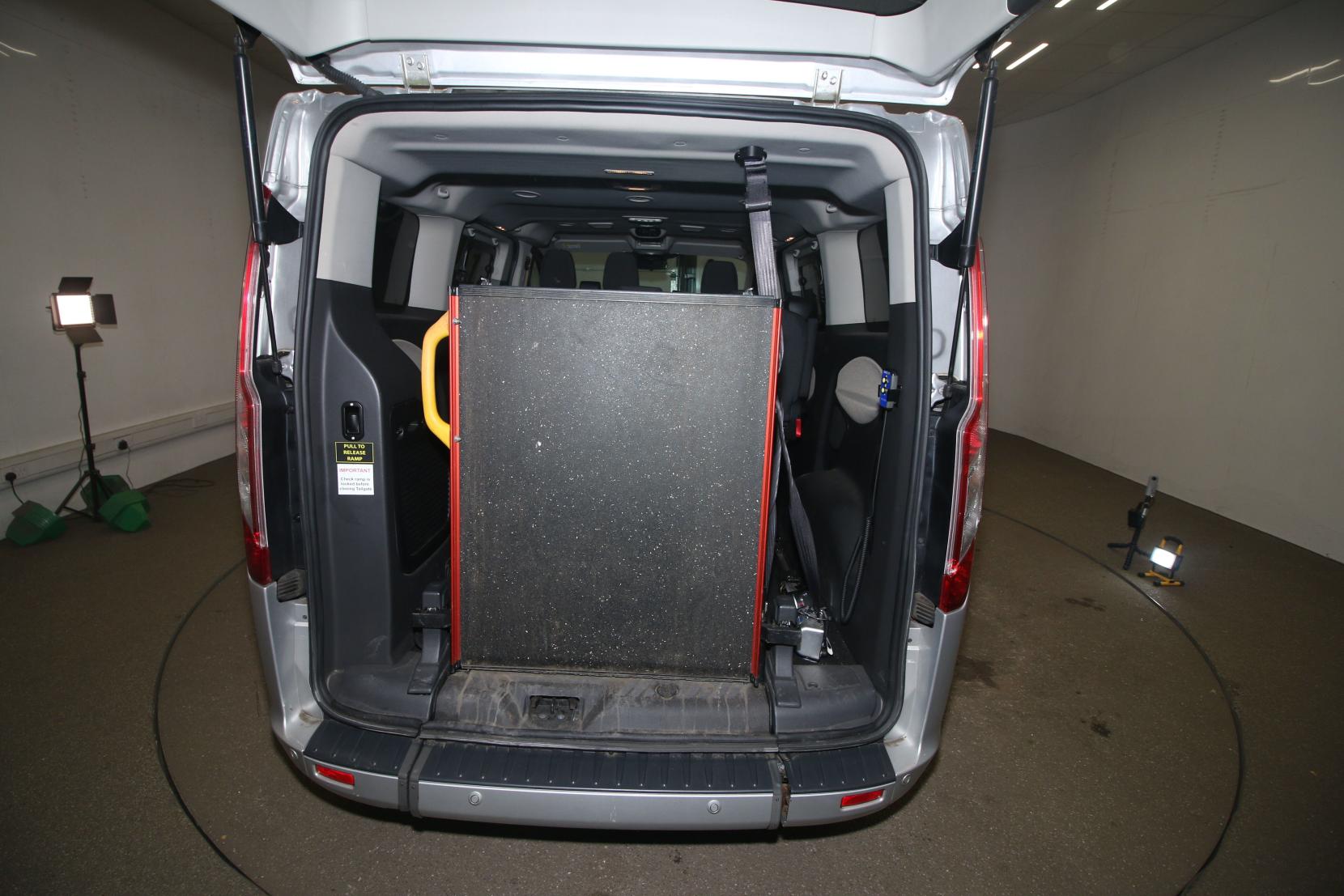 Ford Tourneo Custom 2.0 310 EcoBlue Titanium Minibus Double Cab 5dr Diesel Manual L1 Euro 6 (s/s) (130 ps) WAV