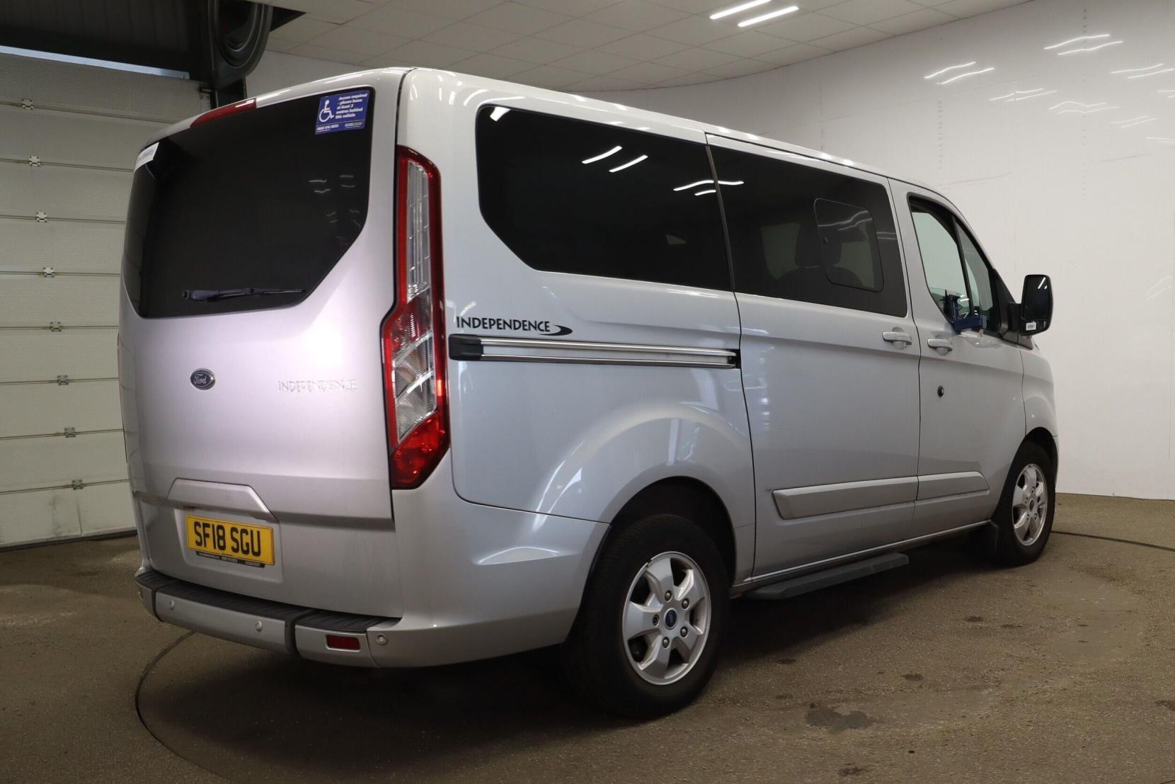 Ford Tourneo Custom 2.0 310 EcoBlue Titanium Minibus Double Cab 5dr Diesel Manual L1 Euro 6 (s/s) (130 ps) WAV